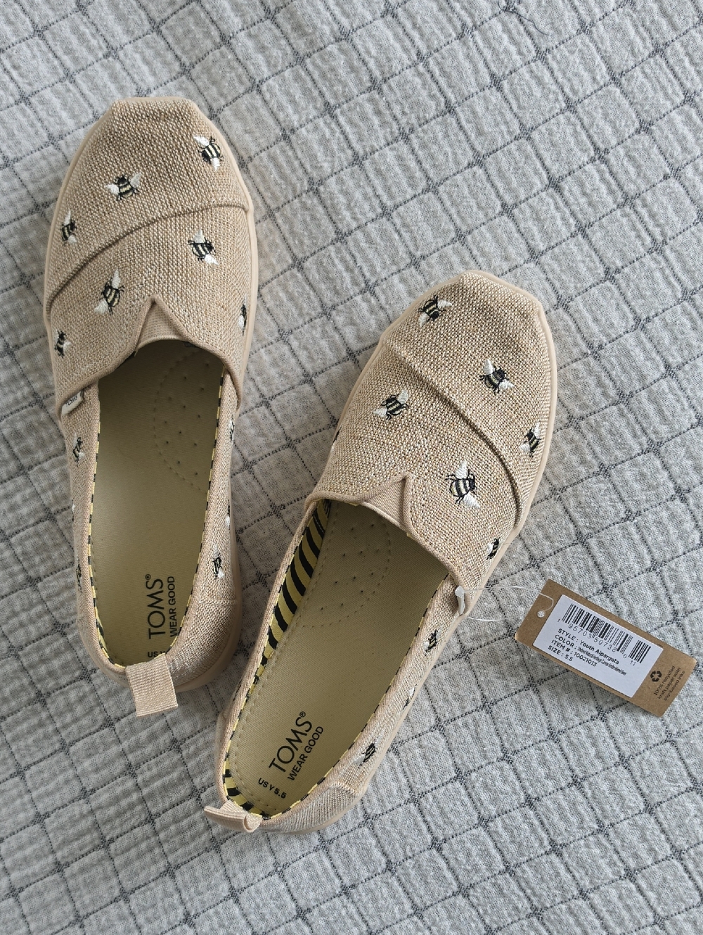 TOMS Beige Canvas Slip-Ons with Bee Embroidery NWT 5.5